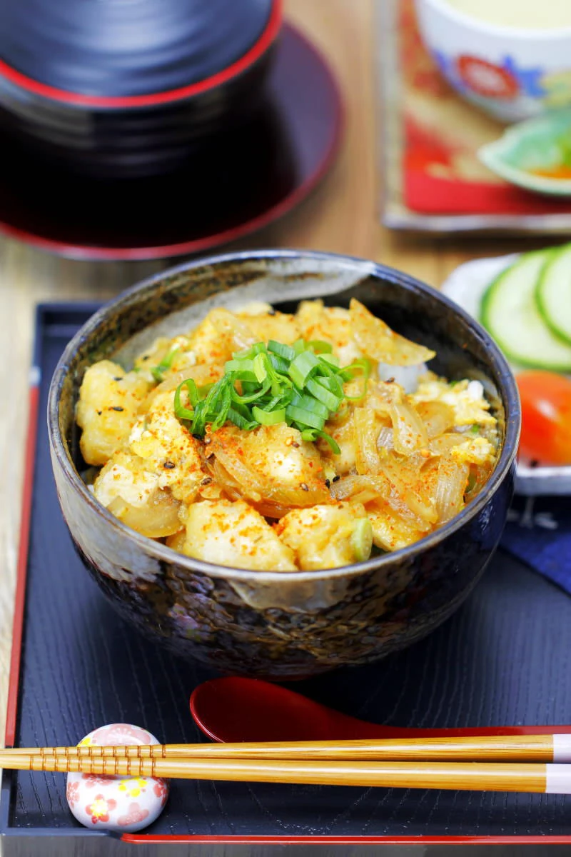 Oyakodon Rice Bowl mit Hähnchen &amp; Ei | REZEPT gelingt sicher!