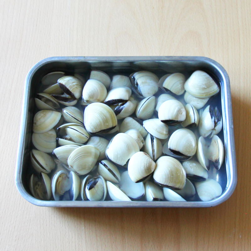 Asari no Sakamushi Schritt 2 Venusmuscheln wässern