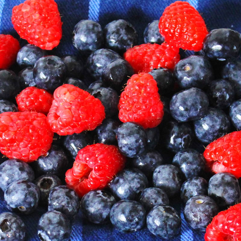 Beeren vorsichtig waschen