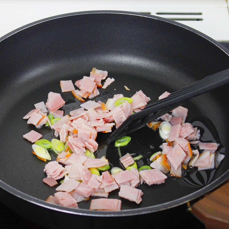 Yakimeshi Schritt 4 Braten
