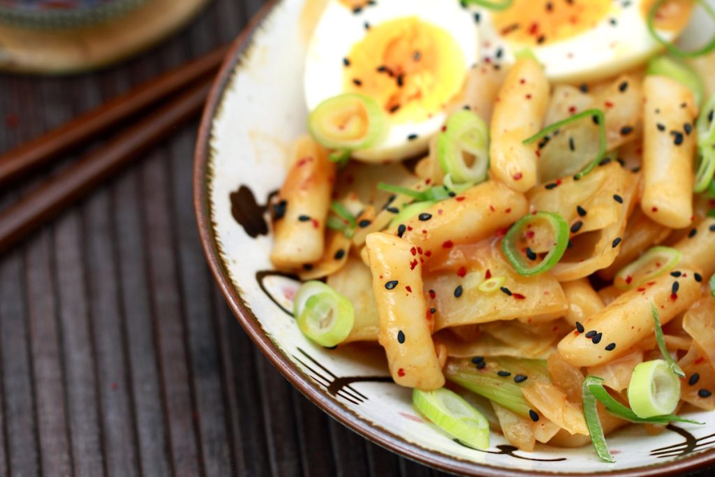 Tteokbokki mit scharfen Reiskuchen