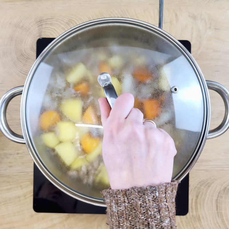 Nikujaga Schritt 9 Eintopf ziehen lassen