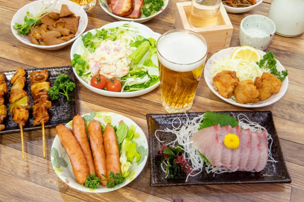 Otsumami mit Getränken
